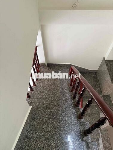 CHO THUÊ NHÀ VIỆT SING GỒM 5 P NGỦ