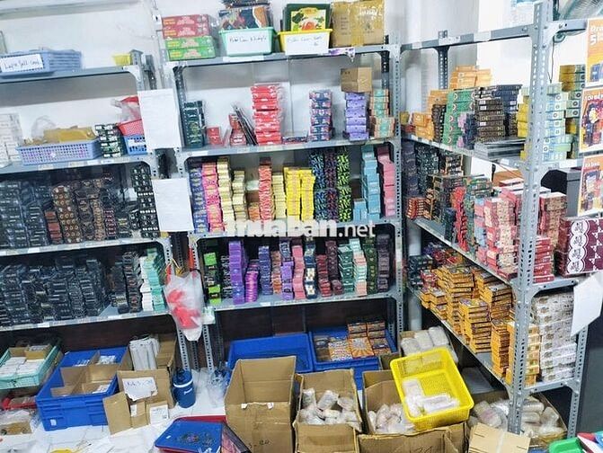 QUÀ TẶNG THE KAS TUYỂN NHÂN VIÊN KHO THU NHẬP TỐT