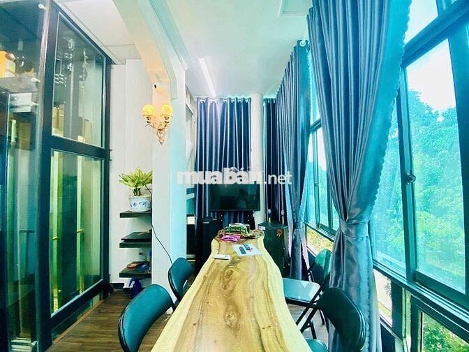 Mặt tiền Nguyễn Ái Quốc 4,7m mặt tiền, 2 mặt tiền, có thang máy
