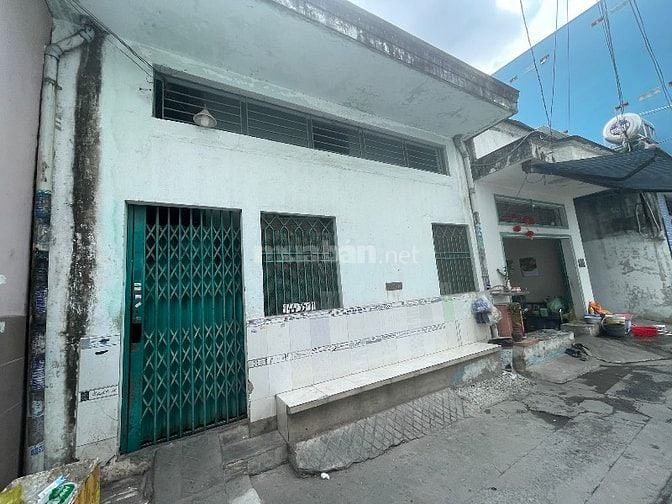 HÀNG HIẾM 6M x16 M NGAY CỔNG SAU ĐH CÔNG THƯƠNG TPHCM