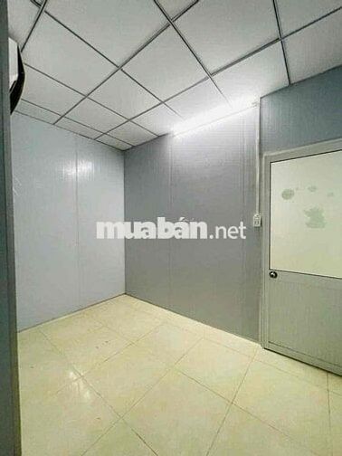 Cho thuê nhà cấp 4 sân rộng DT sử dụng hơn 120m2 gần ngã tư Thủ Đức