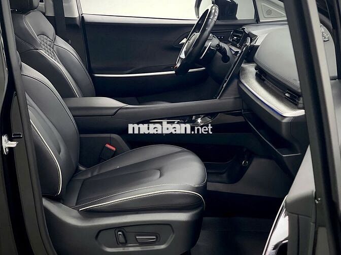 Hyundai Custin 2025 1.5T Cao Cấp Đen