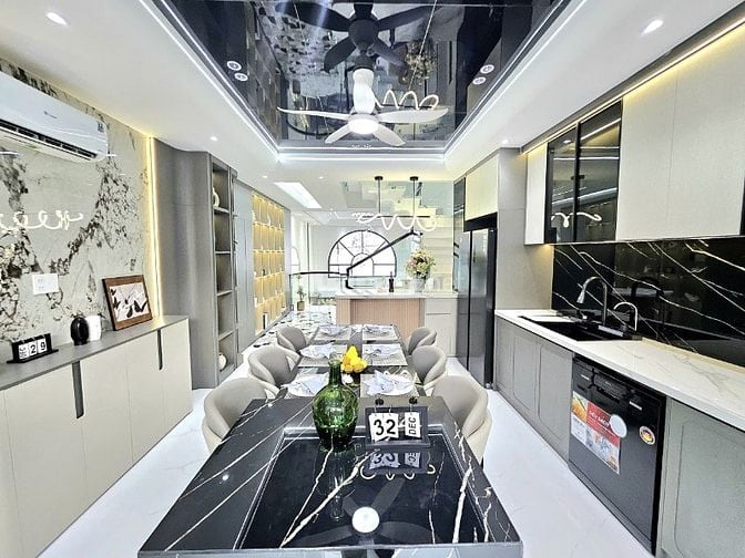 Siêu phẩm nhà phố 5 tầng hẻm 6m Nguyễn Văn Quá, Quận 12, 4,2x18m