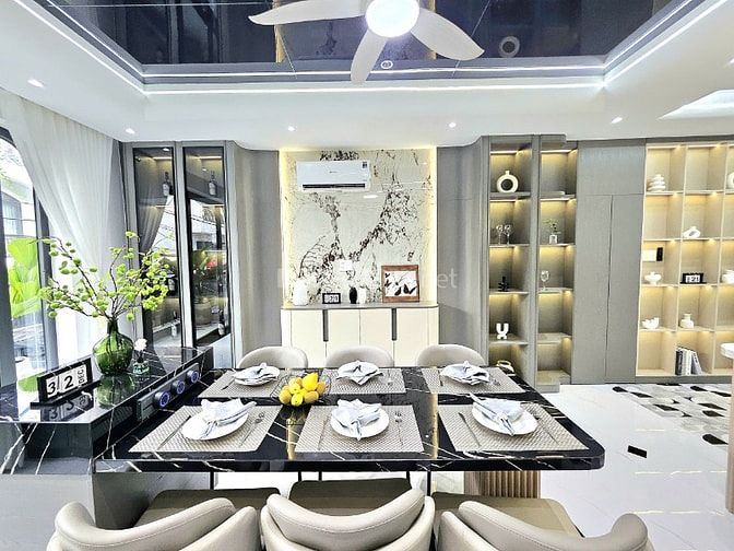 Siêu phẩm nhà phố 5 tầng hẻm 6m Nguyễn Văn Quá, Quận 12, 4,2x18m