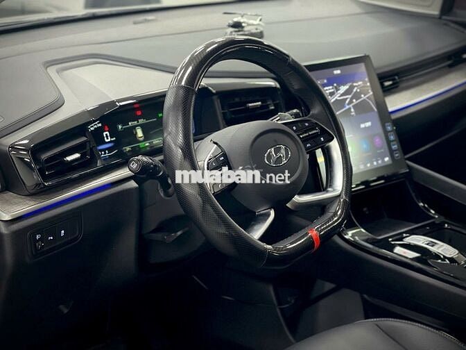 Hyundai Custin 2025 1.5T Cao Cấp Đen