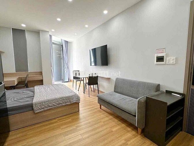 Phòng 40m2, ban công, giặt riêng ngay Phan Xích Long, Phú Nhuận gần Q1