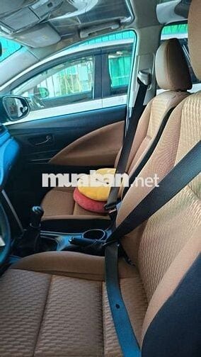 Toyota Innova Bạc Số sàn