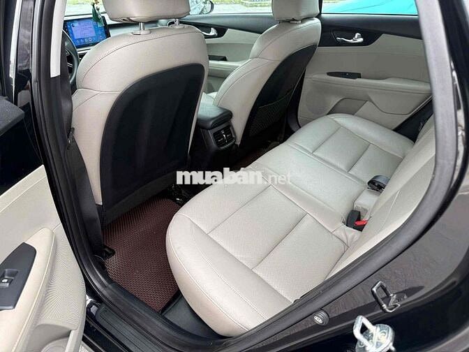Kia Cerato 2019 1.6 AT Luxury - 90000 km