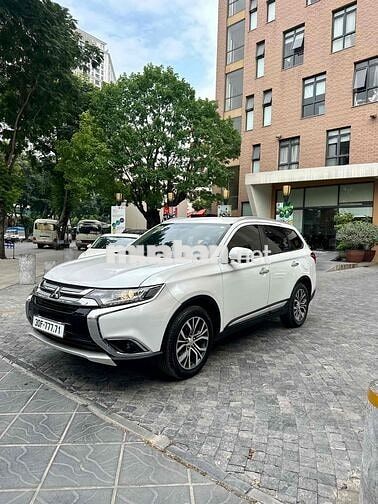 Mitsubishi Outlander 2019 Trắng