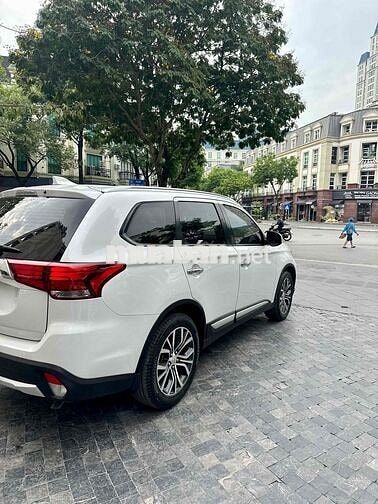 Mitsubishi Outlander 2019 Trắng