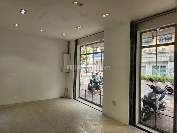 Cho chuê MB Mặt tiền Nguyễn Trãi, 8m x8m, có vs riêng
