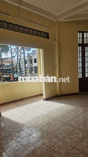 Nhà góc 2 mặt tiền đường cho thuê lầu 1...gần bệnh viện chợ rẩy tphcm