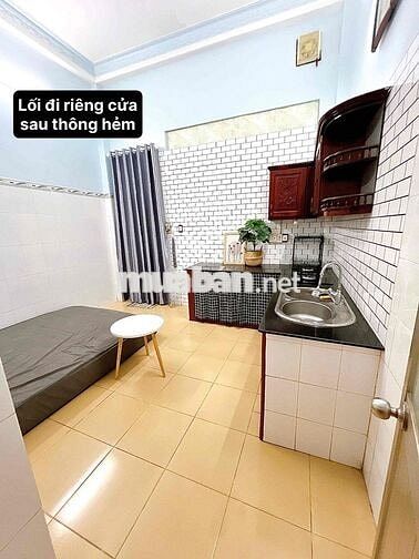 Phòng tầng trệt hẻm 180 Nguyễn Hữu Cảnh