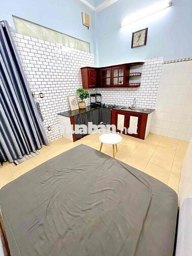 Phòng tầng trệt hẻm 180 Nguyễn Hữu Cảnh