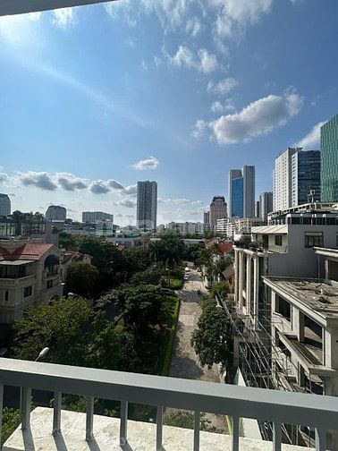 Cho thuê căn hộ 3 phòng ngủ khu Mễ Trì Hạ giá 13 tr/tháng