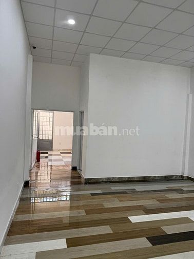 Cần tiền bán gấp nhà mặt tiền đường lớn