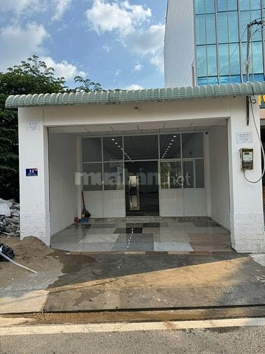 Cần tiền bán gấp nhà mặt tiền đường lớn