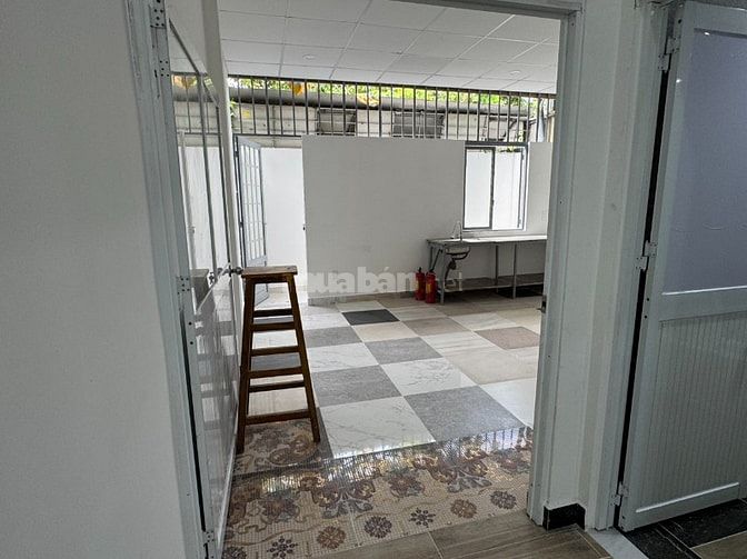 Cần tiền bán gấp nhà mặt tiền đường lớn