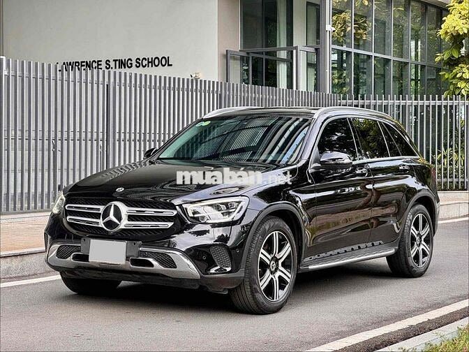 Mercedes GLC200 4Matic đen nt kem sx2022 đi 57k km