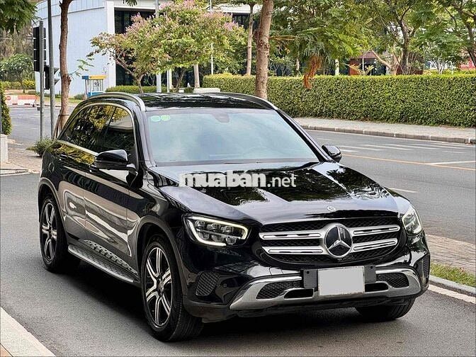 Mercedes GLC200 4Matic đen nt kem sx2022 đi 57k km