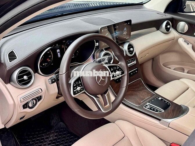 Mercedes GLC200 4Matic đen nt kem sx2022 đi 57k km