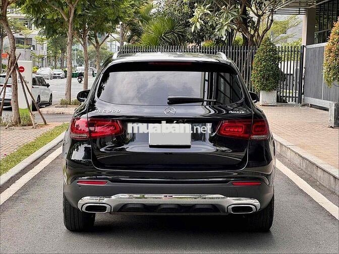 Mercedes GLC200 4Matic đen nt kem sx2022 đi 57k km