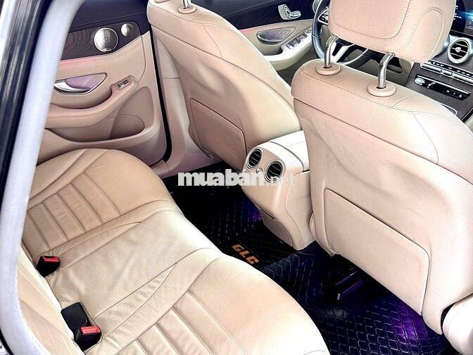 Mercedes GLC200 4Matic đen nt kem sx2022 đi 57k km