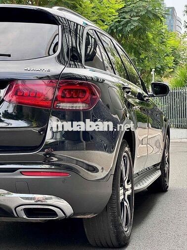 Mercedes GLC200 4Matic đen nt kem sx2022 đi 57k km