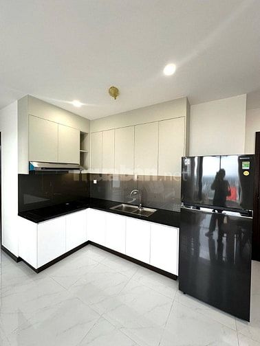 Căn hộ Satra Eximland  2 phòng ngủ, 97m2, giá 17tr/th