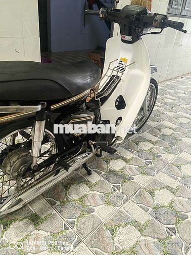 Honda Dream Đen trắng