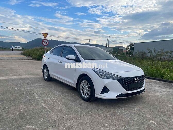 Hyundai Accent 2023 - 50000 km