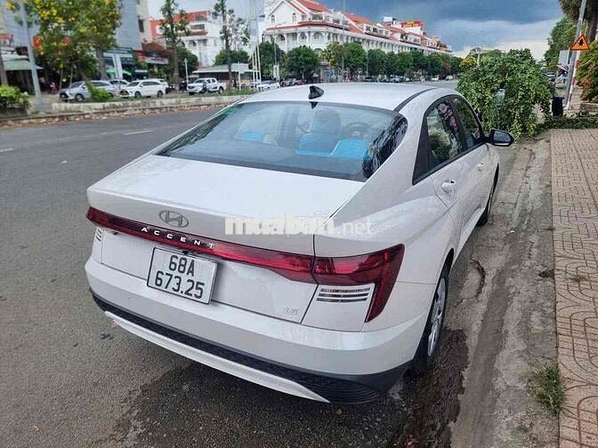 Hyundai Accent 2024 Số sàn 40.000 km Trắng