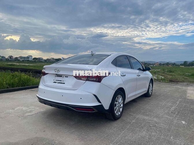 Hyundai Accent 2023 - 50000 km