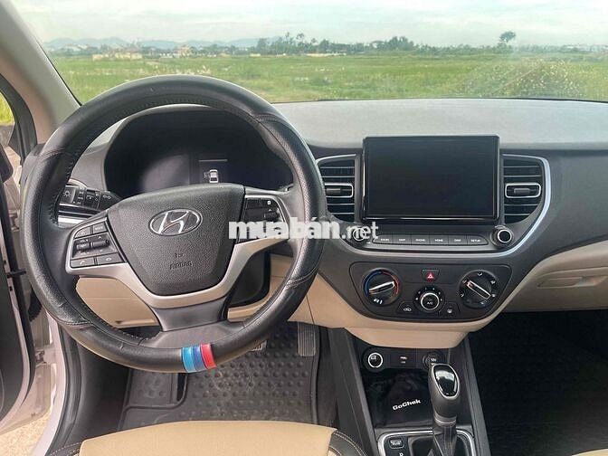 Hyundai Accent 2023 - 50000 km