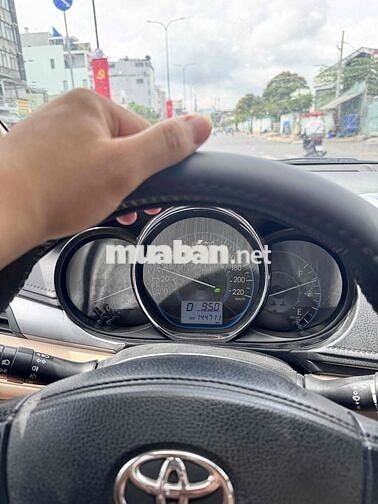 Toyota Vios 2017 Vàng cát