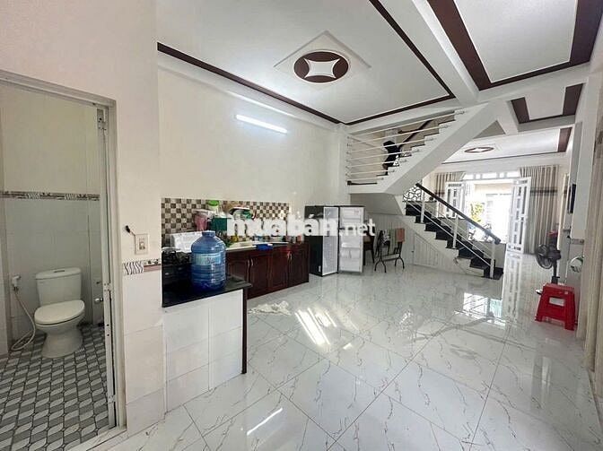 Nhà Trệt Lầu 2PN góc đường Nhật Tảo chỉ 6 triệu