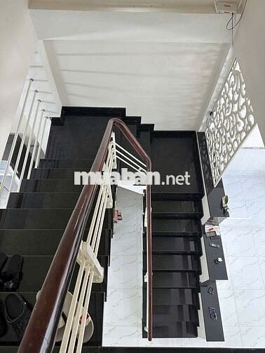 Nhà Trệt Lầu 2PN góc đường Nhật Tảo chỉ 6 triệu