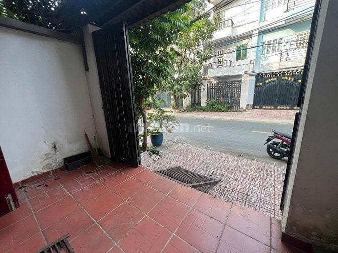 Mặt tiền đường 3052 Phạm Thế Hiển, Phường Bình Đông (Quận 8 cũ)