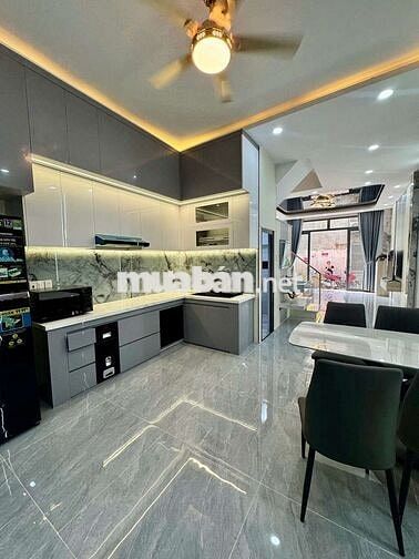 Cho thuê Siêu Phẩm mới xây, full NT, sát mặt tiền Phạm Văn Đồng p1 GV
