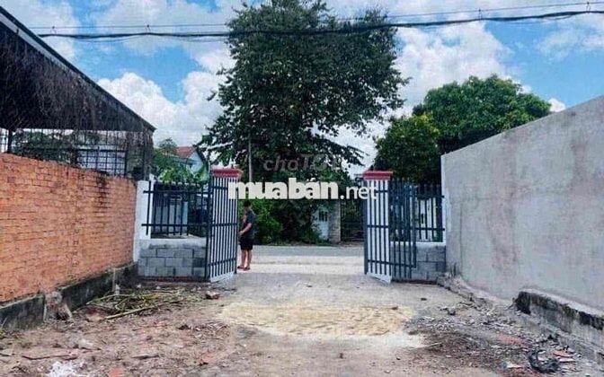 Vợ ck em chính chủ kẹt tiền bán lô đất ngay chợ 250m2 giá 330 TRIỆU