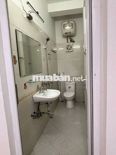 Nhà nguyên căn 35m2/tầng, 3 tầng + 1 tum Ngõ 218 phố Chợ Khâm Thiên