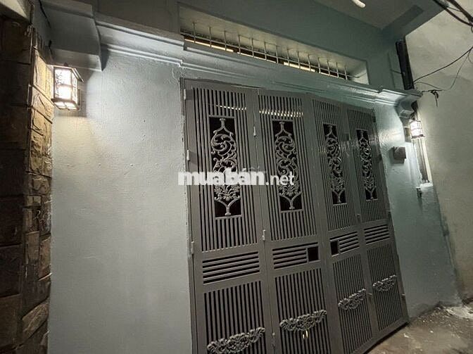 Nhà nguyên căn 35m2/tầng, 3 tầng + 1 tum Ngõ 218 phố Chợ Khâm Thiên