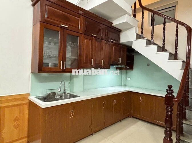 Nhà nguyên căn 35m2/tầng, 3 tầng + 1 tum Ngõ 218 phố Chợ Khâm Thiên