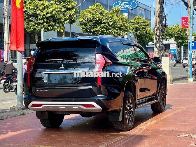 Mitsubishi Pajero Sport 2020 107067 km Đen