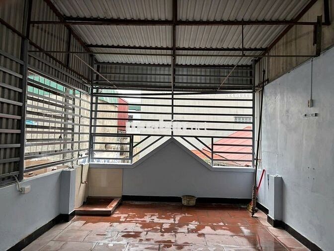 Nhà nguyên căn 35m2/tầng, 3 tầng + 1 tum Ngõ 218 phố Chợ Khâm Thiên