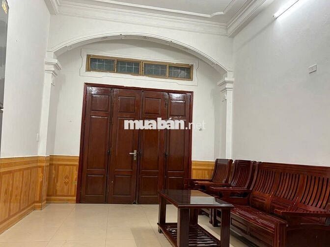 Nhà nguyên căn 35m2/tầng, 3 tầng + 1 tum Ngõ 218 phố Chợ Khâm Thiên
