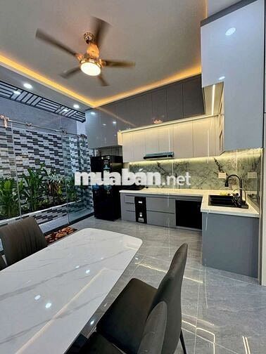 Cho thuê Siêu Phẩm mới xây, full NT, sát mặt tiền Phạm Văn Đồng p1 GV