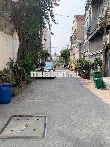 240m2, mặt tiền 14m, đường nhựa 2 ôtô tránh, 20 phòng CHDV