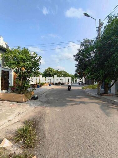 GIẢM 300 TRIỆU BÁN GẤP CĂN NHÀ MẶT TIỀN 125M2 THUẬN TIỆN KINH DOANH