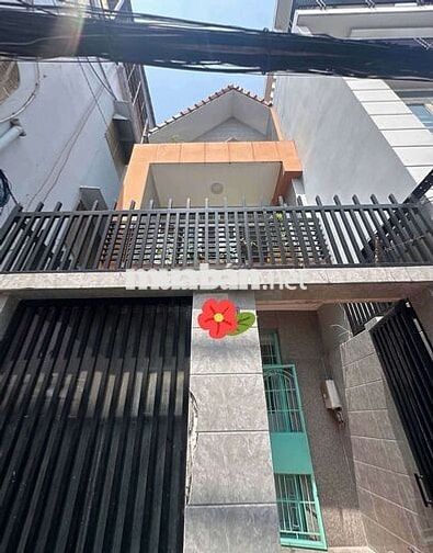 NHÀ HẺM XE HƠI, LÊ THỊ RIÊNG, Q1